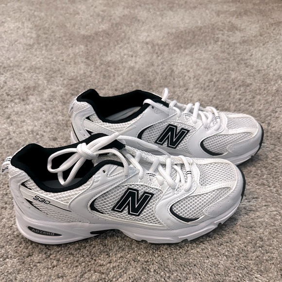 Perfect condition, not my size. Women’s size 7.5, Men’s size 6. - Picture 1 of 2